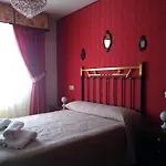 Casa Navacastellanos Nyaraló *